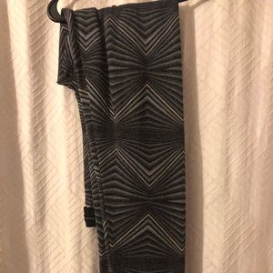 Nally and Millie knit leggings